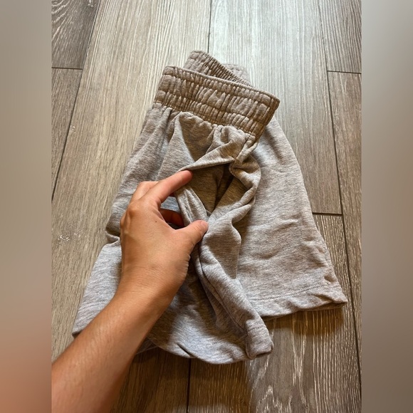 H&M Casual Gray Pocket Sweat-shorts Size XS Heather Gray - Picture 4 of 7